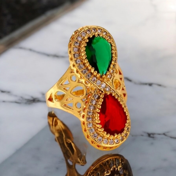 Fabulous Chunky Mogul Jeweled Ring - Picture 2 of 2